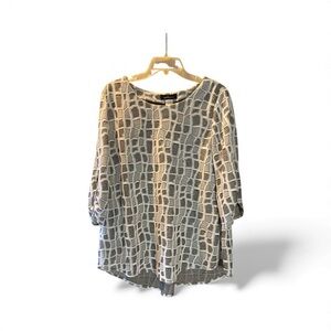 Yushi Black and White Patterned Blouse